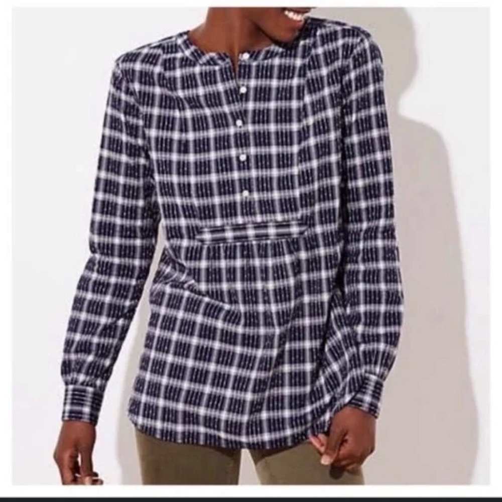 Loft women’s blue and white small plaid bib pullover henley tunic top size M